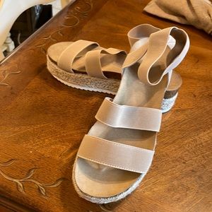 Platform sandals